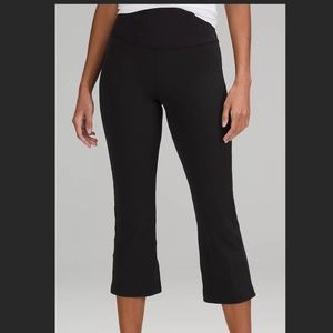 Lululemon Women’s Groove Super-High-Rise Crop 23”